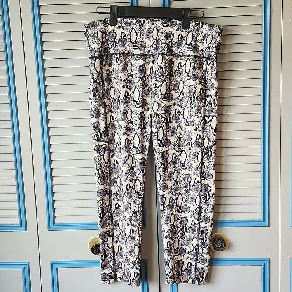 Cali Black & White Work Out Pants - Picture 2 of 11